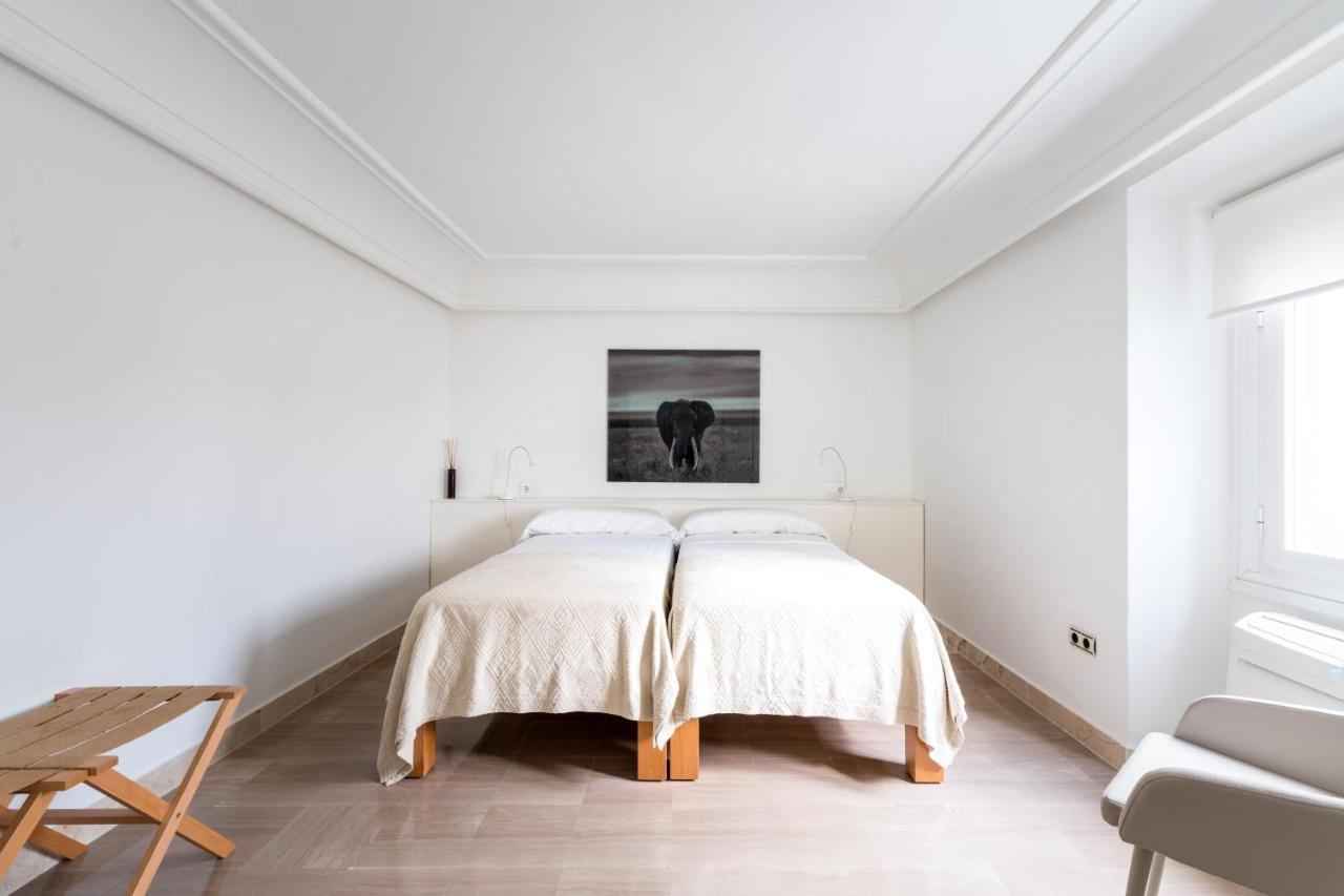 Historic Building Cathedral Apartment Seville Exterior photo