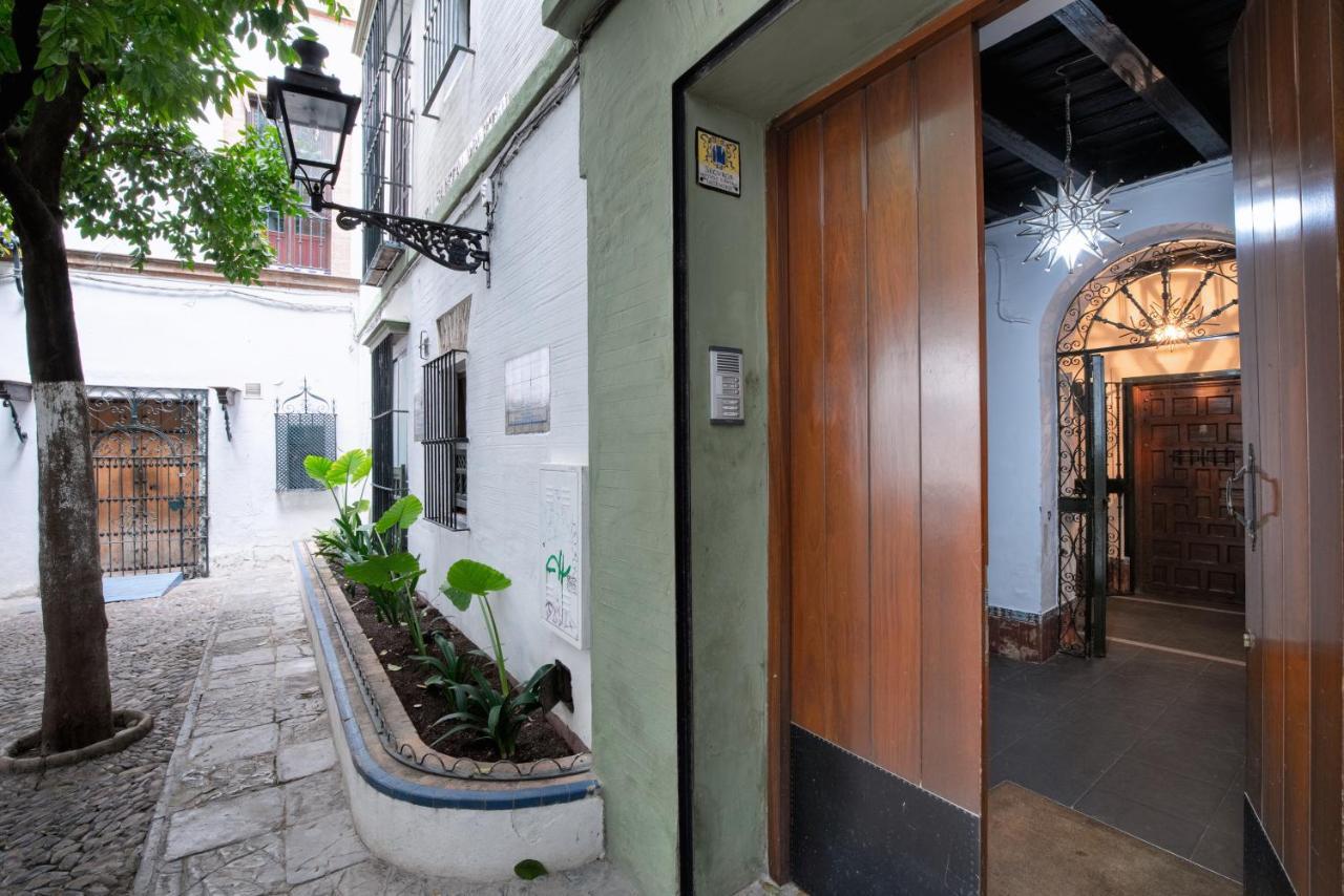 Historic Building Cathedral Apartment Seville Exterior photo